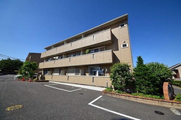 グリシーヌBの物件外観写真